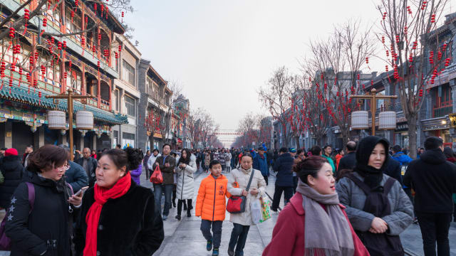 中国“春节黄金周”  零售餐饮消费额突破人民币一万亿元