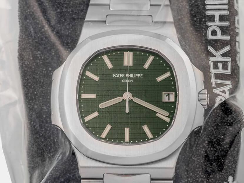Olive green Patek Philippe Nautilus sells at auction for a staggering US$470,000 Olive green Patek Philippe Nautilus sells at auction for a staggering US$470,000