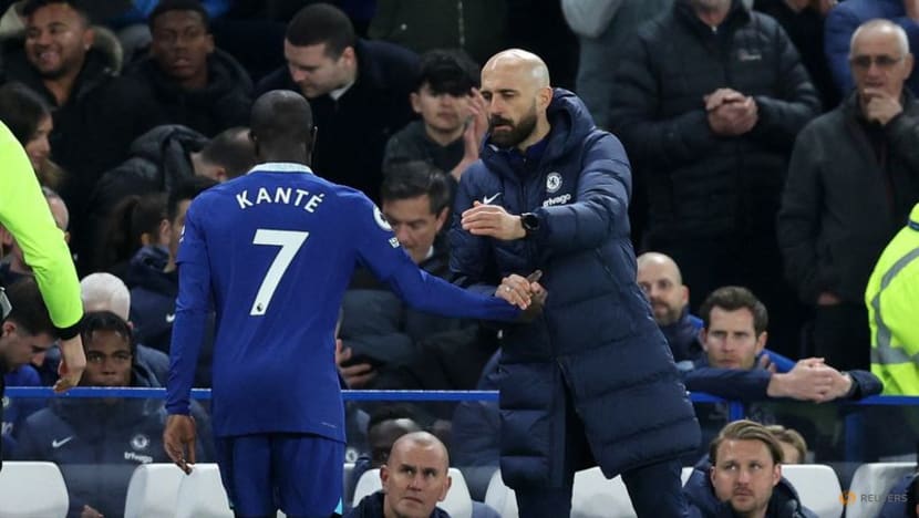 Chelsea interim coach says misfiring players are only human Chelsea interim coach says misfiring players are only human