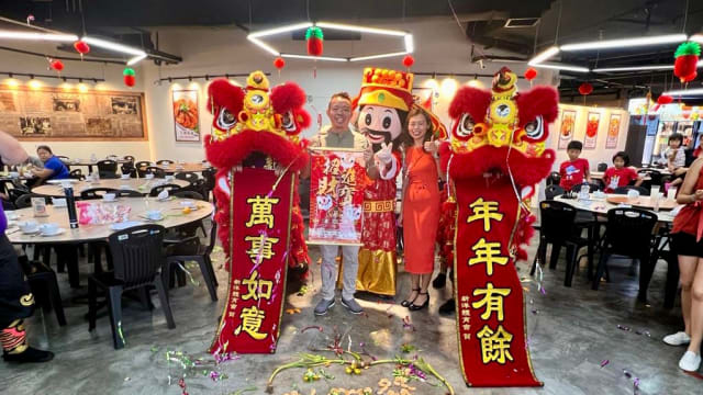 新年聚会人数不设限 更多大家庭选择在外用餐