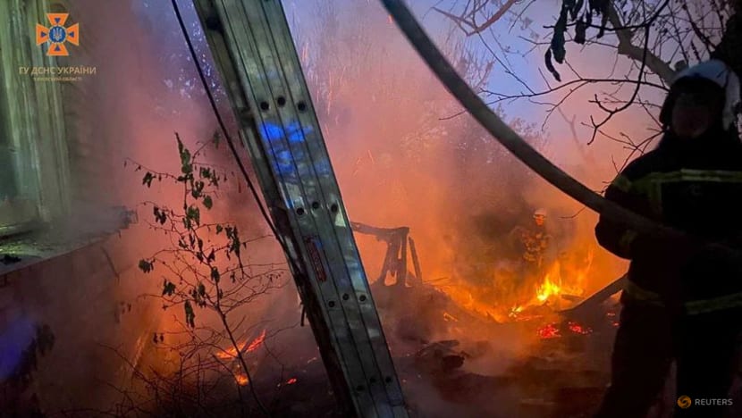 Explosions rock Kyiv after new air-raid warning Explosions rock Kyiv after new air-raid warning