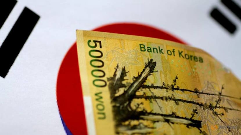 South Korea central bank holds rates, signals tightening prospects South Korea central bank holds rates, signals tightening prospects