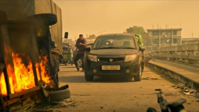 Warga M'sia teruja banyak kereta Proton dalam filem Chris Hemsworth di Netflix