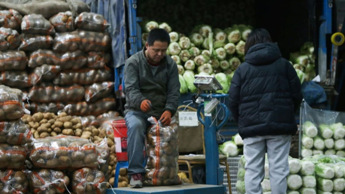Inflasi China mereda pada bulan Desember, memberikan peluang untuk penurunan suku bunga