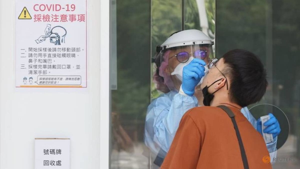 Saat kasus COVID-19 meningkat, Taiwan meluncurkan rencana vaksinasi massal