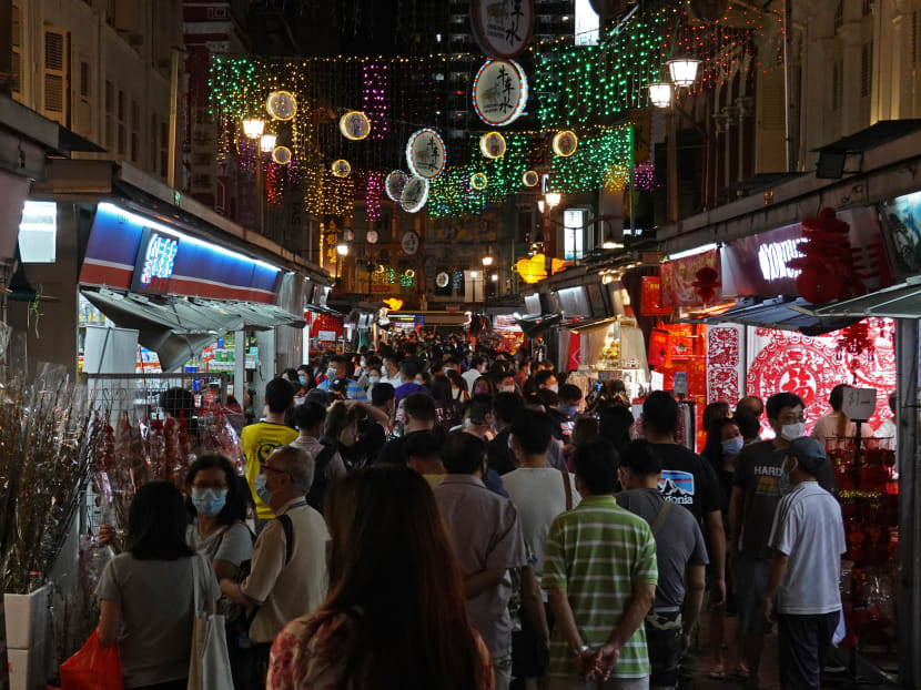 People browsing at shops and stalls in Chinatown in January 2021.