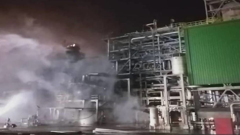 Five dead in fire at Petronas-Aramco petrochemicals complex in Johor Five dead in fire at Petronas-Aramco petrochemicals complex in Johor