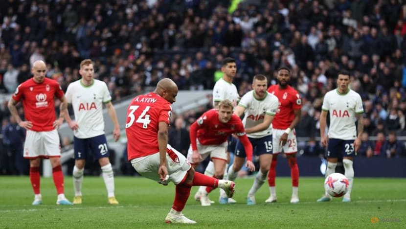 Kane double helps Tottenham lift gloom with win over Forest Kane double helps Tottenham lift gloom with win over Forest