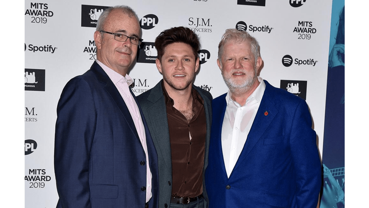 Niall Horan performed at the Music Industry Trusts Awards - 8 ...