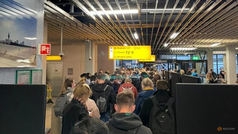61 travellers from South Africa in Netherlands positive for COVID-19: Authorities 61 travellers from South Africa in Netherlands positive for COVID-19: Authorities