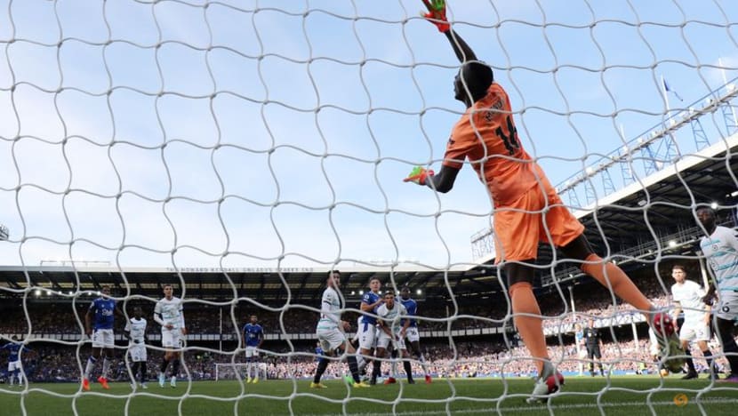 Liverpool held, Spurs and Chelsea win in Premier League openers Liverpool held, Spurs and Chelsea win in Premier League openers