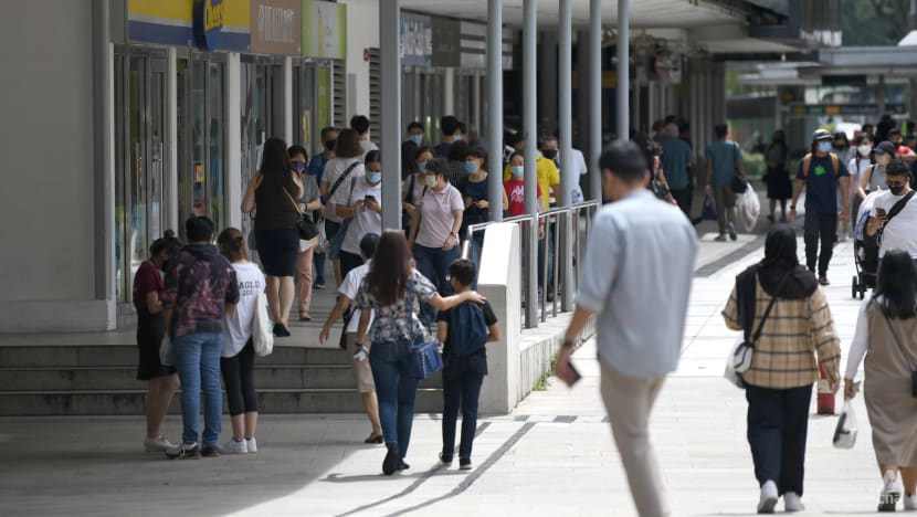 Daily number of COVID-19 cases in Singapore may rise to more than 5,000 next week: Gan Kim Yong Daily number of COVID-19 cases in Singapore may rise to more than 5,000 next week: Gan Kim Yong
