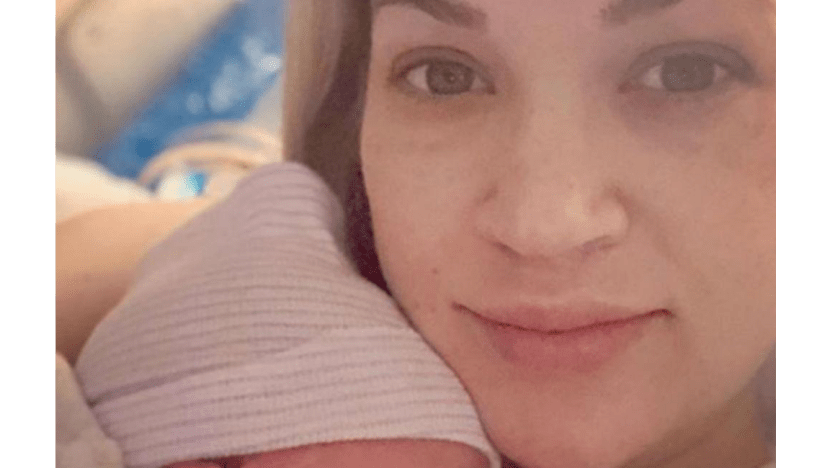 Carrie Underwood gives birth to a baby boy