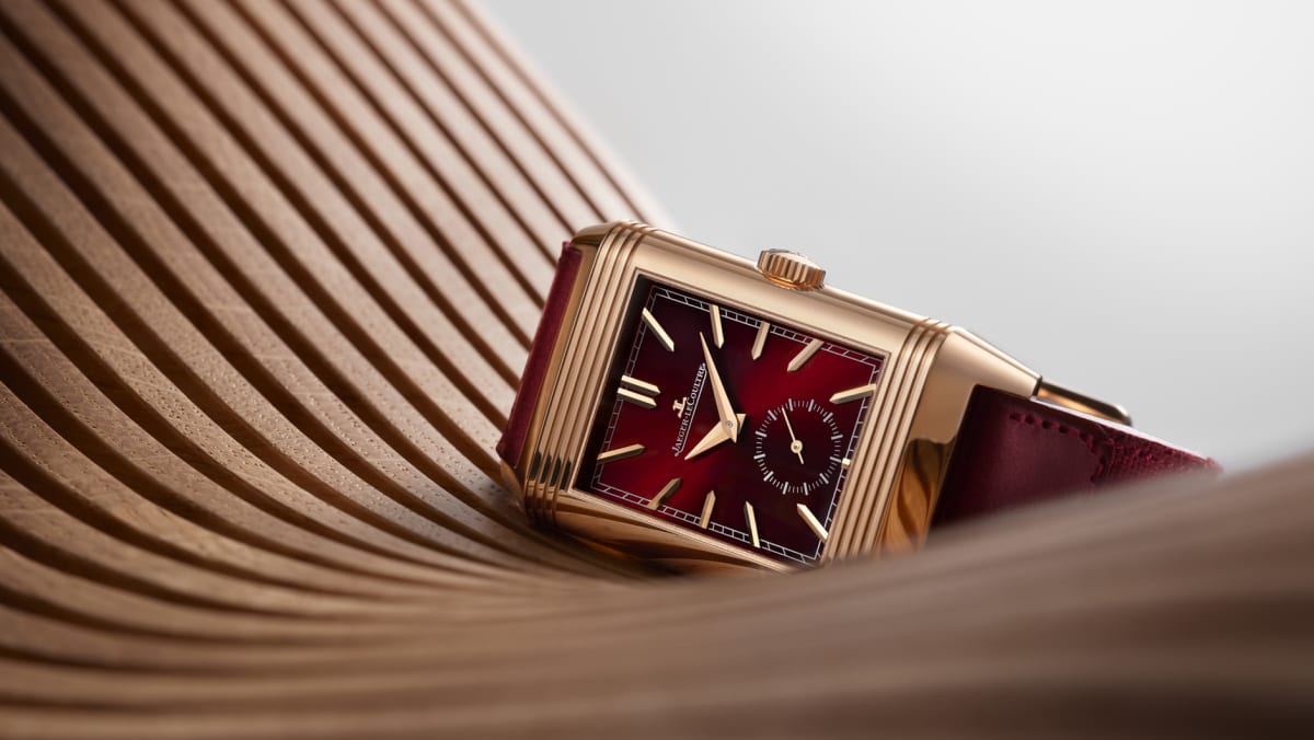 Reverso style watch outlet
