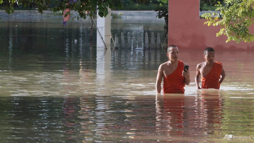 10,000 evacuated in Cambodia due to flooding; rice crop hit 10,000 evacuated in Cambodia due to flooding; rice crop hit