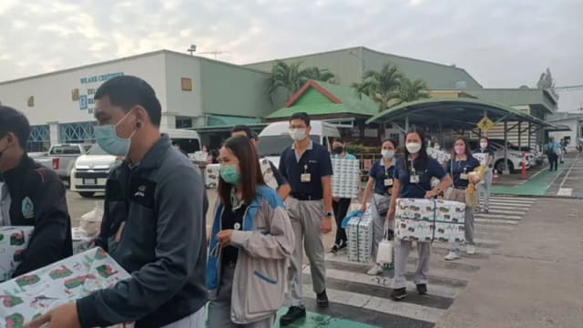 泰国工厂发五个半月花红加新年礼 网民好羡慕