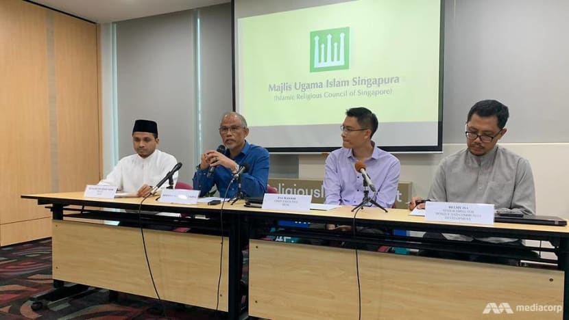 2 Singaporeans who attended religious event in Malaysia confirmed to have COVID-19; MUIS closes mosques, suspends Friday prayers 