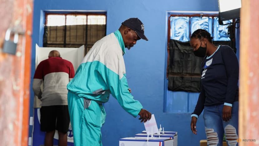 Long queues as South Africa votes with ANC rule in balance - CNA