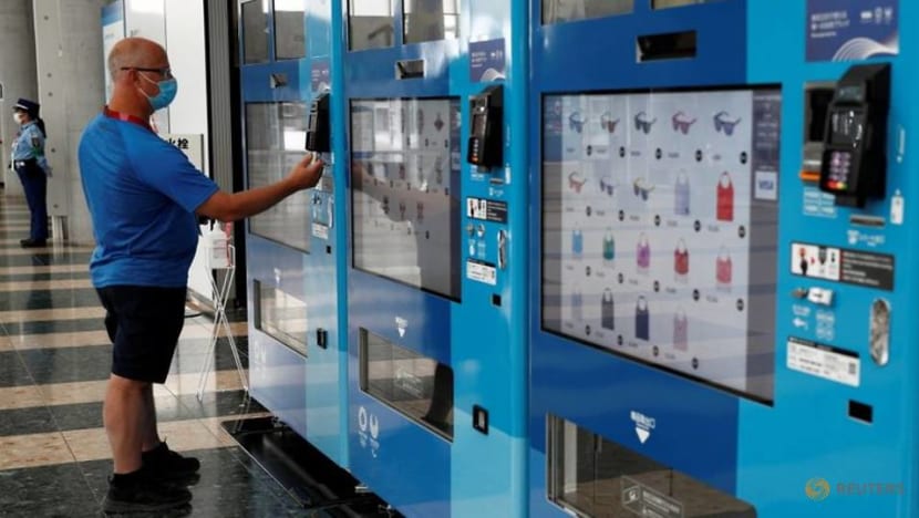 Buyers can skip the lines with souvenir vending machines Buyers can skip the lines with souvenir vending machines