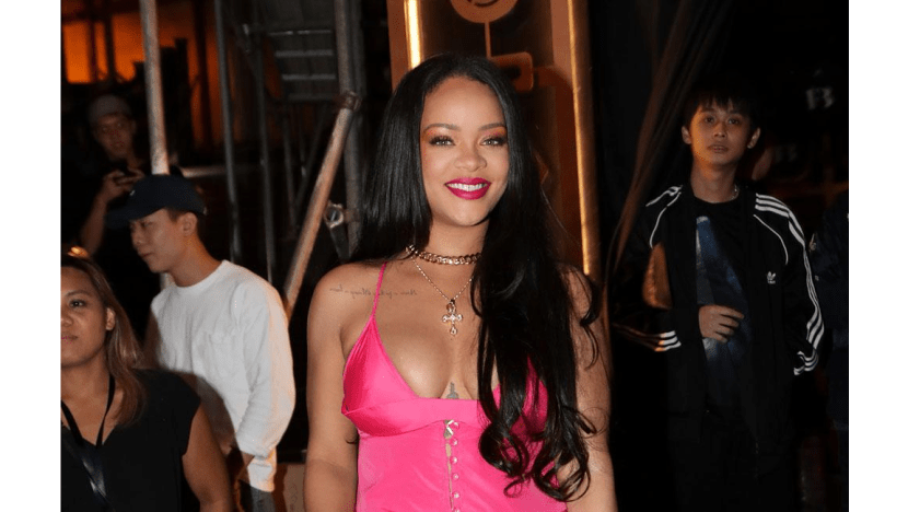 Rihanna Sent Father A Ventilator After He Was Tested Positive For COVID-19
