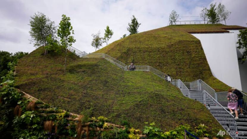 More a molehill: Visitors slam London's new tourist 'mound' More a molehill: Visitors slam London's new tourist 'mound'