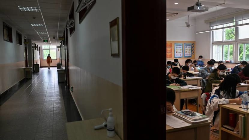 Knife attack in Chinese primary school wounds 39 Knife attack in Chinese primary school wounds 39