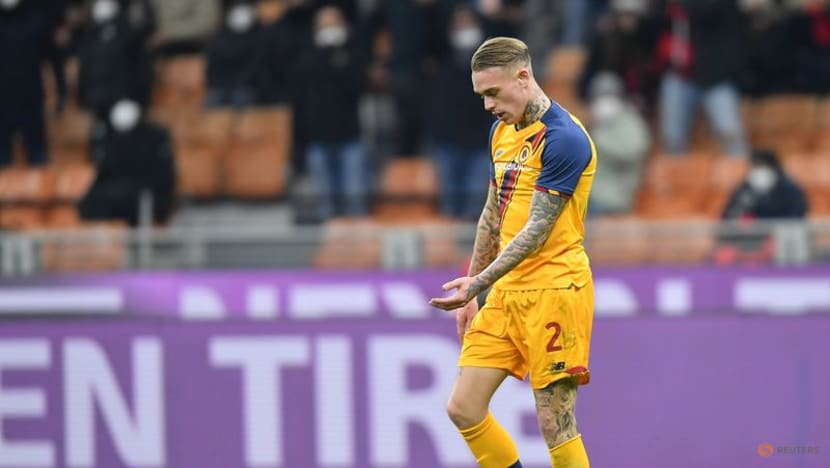 AS Roma defender Karsdorp to undergo knee surgery AS Roma defender Karsdorp to undergo knee surgery