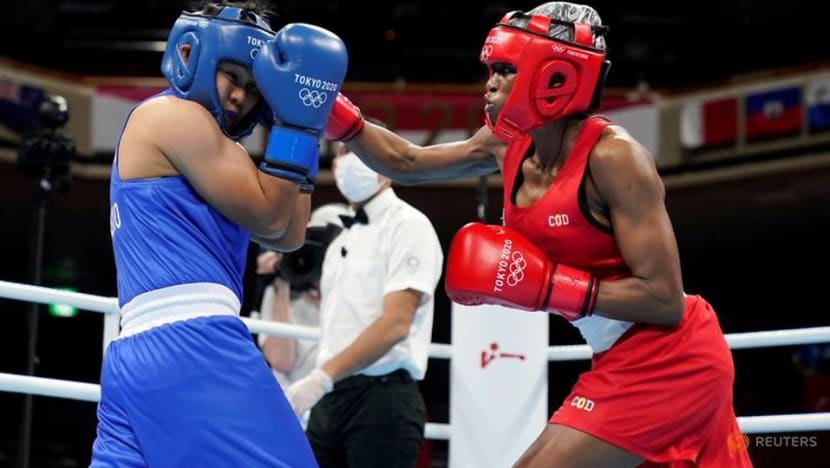 Olympics-Boxing-World champ Petecio takes step toward maiden women's gold