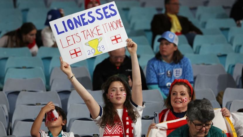 Wiegman names unchanged England side while teenager Paralluelo starts for Spain