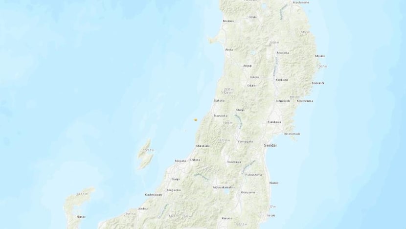 Strong quake strikes northwest Japan, triggering small tsunami, power cuts Strong quake strikes northwest Japan, triggering small tsunami, power cuts