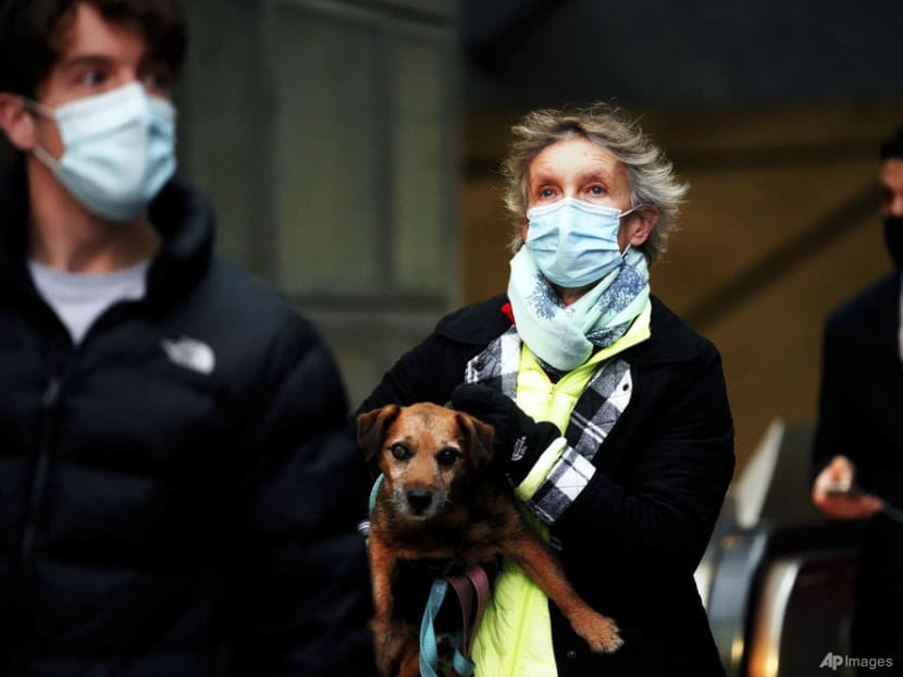 Face masks again mandatory in England amid Omicron variant spread Face masks again mandatory in England amid Omicron variant spread