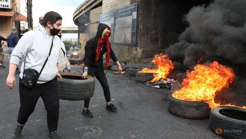 Lebanon's deadlock fuels seventh day of street protests Lebanon's deadlock fuels seventh day of street protests