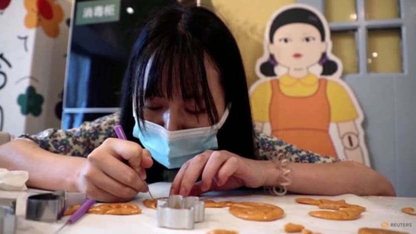 Kedai roti Beijing anjur cabaran hasilkan manisan bertema 'Squid Game'