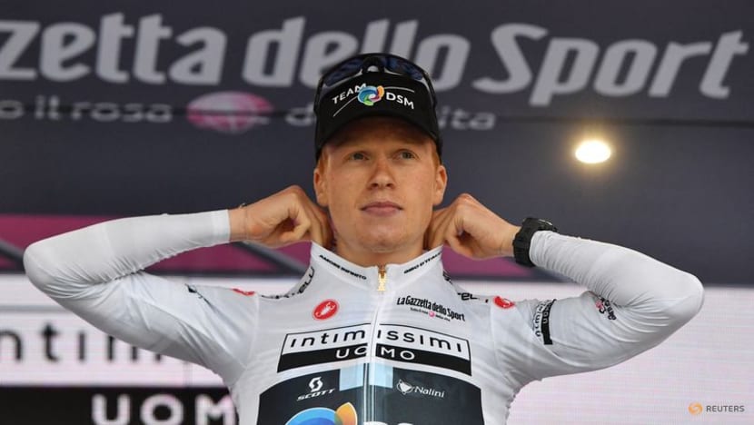 Paret-Peintre wins stage four of Giro d'Italia, Leknessund takes lead