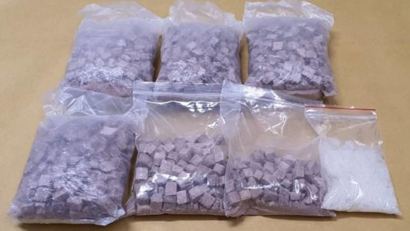 2 arrested, more than 2kg of heroin seized in CNB operation