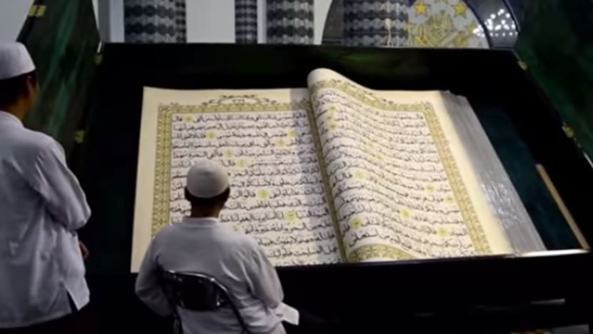 Masjid Agung Baiturahman tadarus guna al-Quran raksasa ini