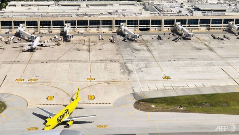 Mexican airline offers one-dollar flights to returning migrants Mexican airline offers one-dollar flights to returning migrants