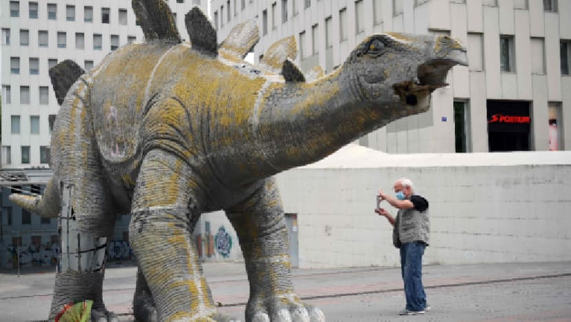 Mayat lelaki ditemui dalam patung dinosaur di Sepanyol