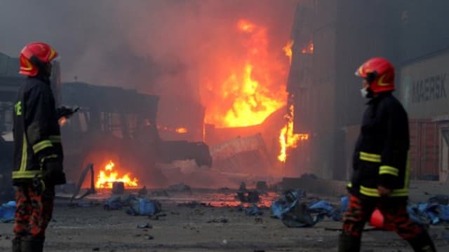 孟加拉集装箱仓库大火持续狂烧 死亡人数增加到至少49个