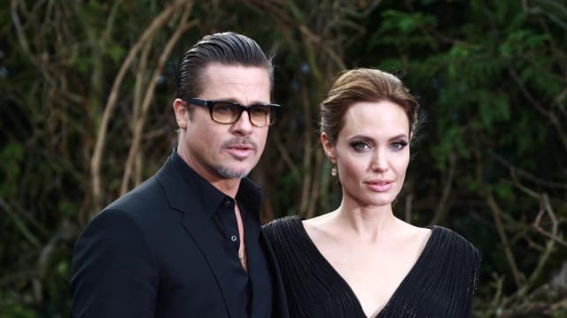 和Brad Pitt办理离婚压力大　Angelina Jolie自曝患贝尔氏麻痹症　