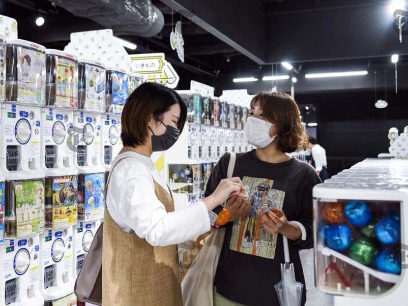 A fan of capsule vending machines? Japanese adults love them too A fan of capsule vending machines? Japanese adults love them too