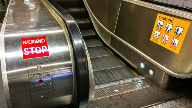 日本名古屋禁止民众在电动扶梯上下走动 但违例者不会被惩处