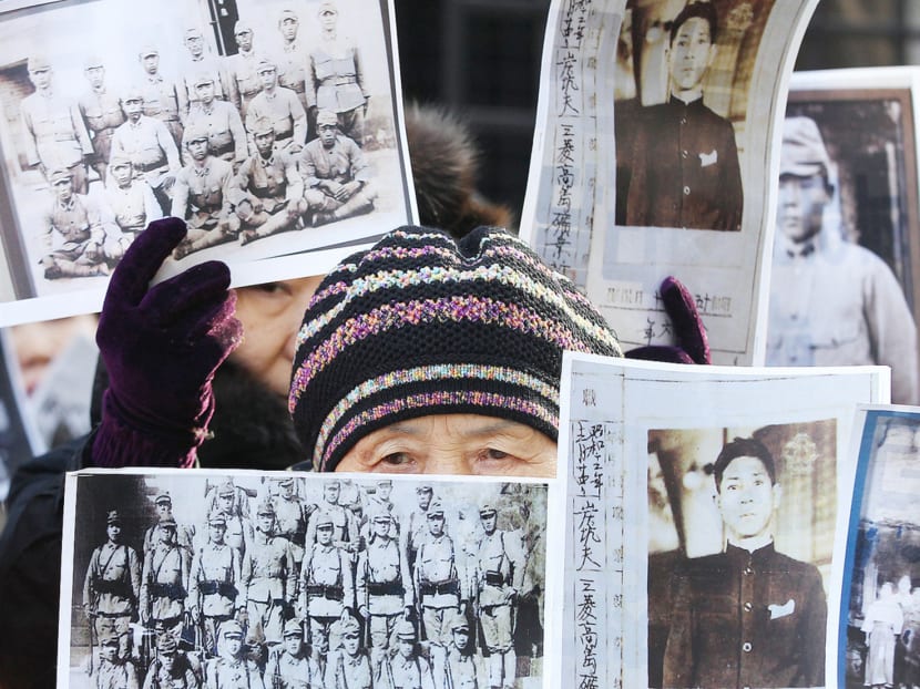 South Korea and Japan reach landmark deal on comfort women South Korea and Japan reach landmark deal on comfort women
