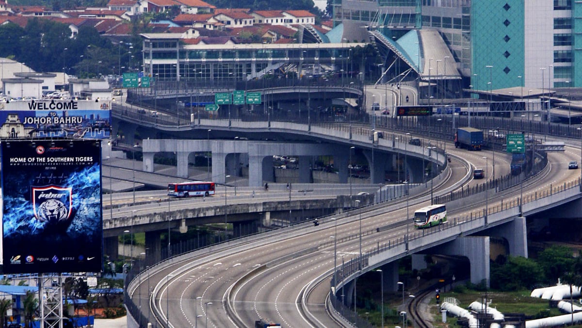 Fall in number of Singapore tourists after JB toll hike: MCA TODAY