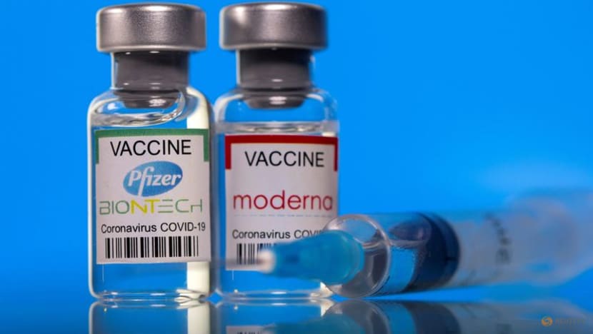 US authorises Moderna, Pfizer-BioNTech COVID-19 vaccine boosters retooled for Omicron US authorises Moderna, Pfizer-BioNTech COVID-19 vaccine boosters retooled for Omicron