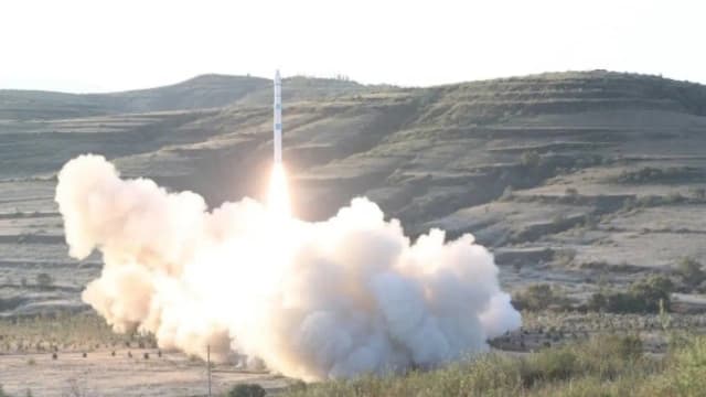 中国成功将两颗卫星发射升空
