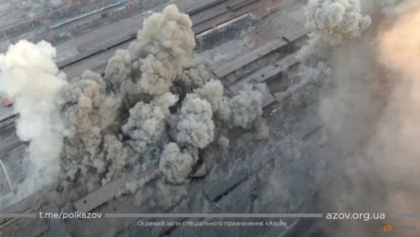 Russian air strikes wreak havoc on Mariupol, turning Ukrainian city to 'ashes' Russian air strikes wreak havoc on Mariupol, turning Ukrainian city to 'ashes'