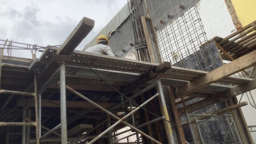[Image: Construction%20worker%20unsafe%20workpla...k=zfAfmmMi]