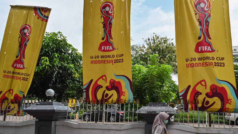 晨光|纸上风云：国际足联撤印尼U20世界杯主办权
