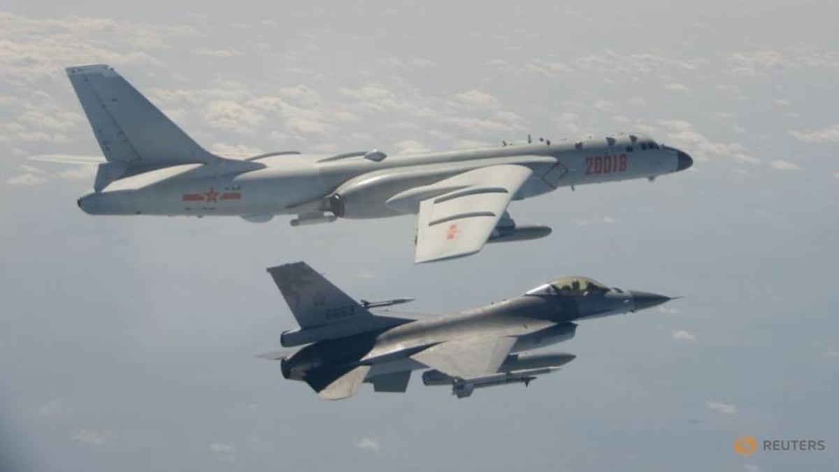 Setelah serangan pesawat massal di dekat Taiwan, Tiongkok mengatakan harus menanggapi ‘kolusi’